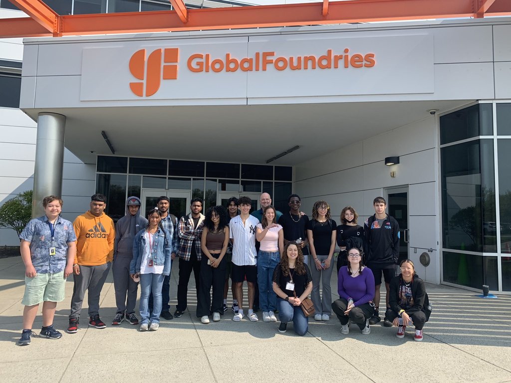 Student group at GlobalFoundries